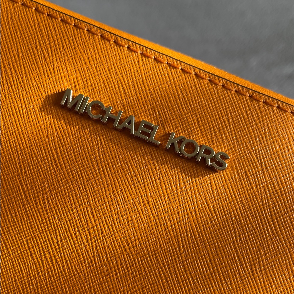 Michael Kors Structured Leather  Bag Crossbody Pop Orange Gold Chain Lg Jet Set - Picture 10 of 13
